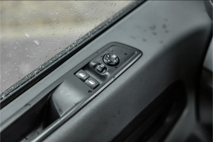 Fiat Scudo 2.0 MultiJet 145 PK L2H1 | Sortimo | CarPlay | Camera | Navigatie | Trekhaak | Standkachel | Grip control | F1 Flippers | DAB | Cruise control | Keyless start | DAB | Nieuwe APK | Dealer onderhouden