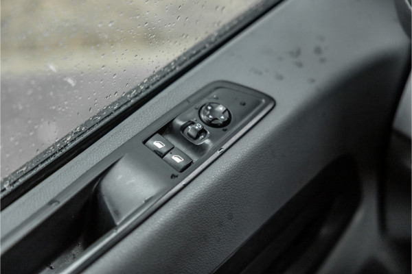 Fiat Scudo 2.0 MultiJet 145 PK L2H1 | Sortimo | CarPlay | Camera | Navigatie | Trekhaak | Standkachel | Grip control | F1 Flippers | DAB | Cruise control | Keyless start | DAB | Nieuwe APK | Dealer onderhouden