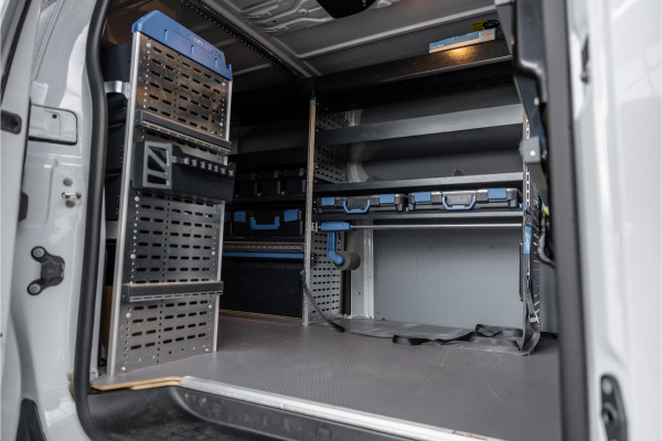 Fiat Scudo 2.0 MultiJet 145 PK L2H1 | Sortimo | CarPlay | Camera | Navigatie | Trekhaak | Standkachel | Grip control | F1 Flippers | DAB | Cruise control | Keyless start | DAB | Nieuwe APK | Dealer onderhouden