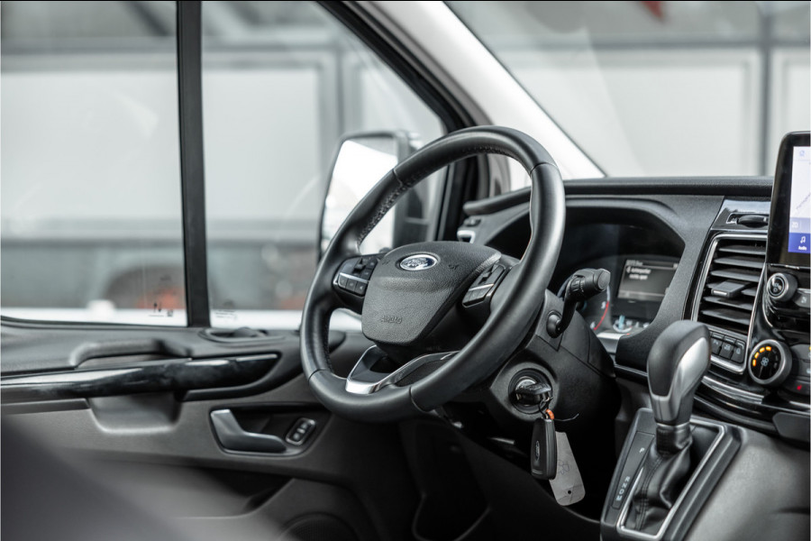 Ford Transit Custom 320 2.0 TDCI 170 PK L2H1 Limited DC | CarPlay | Camera | Navigatie | Lederen bekleding | Elek stoelen | Stoelverwarming | Blind spot | DAB | Nieuwe APK