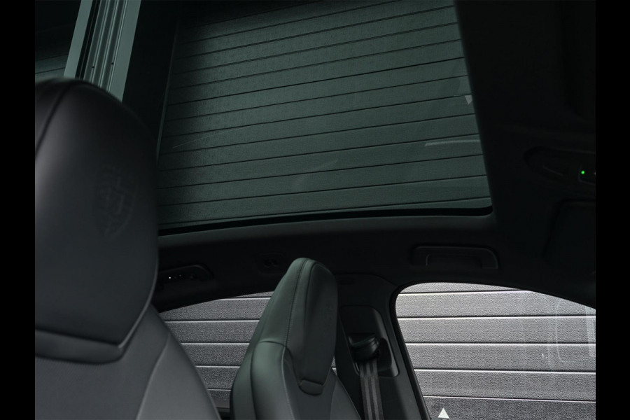 Porsche Cayenne Coupé 3.0 E-Hybrid Sport Design | NL-Auto | Sportuitlaat | Panoramadak | 18 Wegs Memory Seats | 4-Wiel Besturing | 360 Camera | Adaptive Cruise | Stoelverwarming + Ventilatie | Bose | Luchtvering | Sport Chrono | Interieurpakket Carbon | Soft Close |