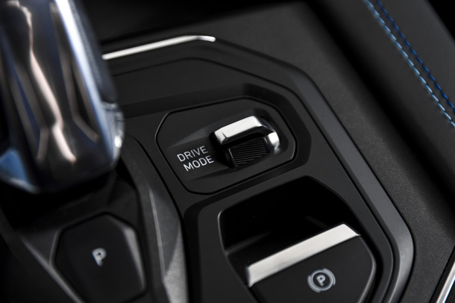 Lynk & Co 01 1.5 PHEV 261PK MY22 | Black Pakket | 360 Camera  | 7.4 kWh Boordlader | S/K-panodak | Adapt. Cruise | Memory | Elek. klep | LM 20" | 5687