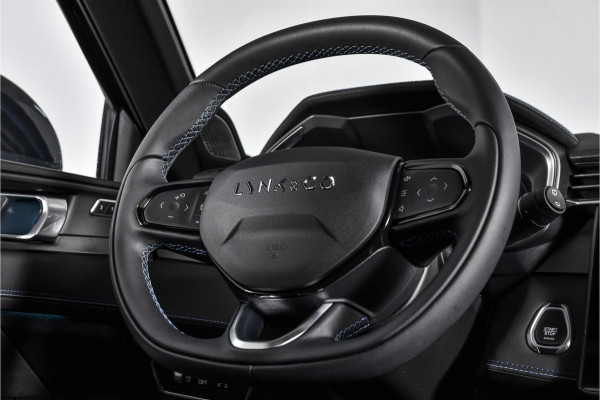 Lynk & Co 01 1.5 PHEV 261PK MY23 | Afn. Trekhaak | Donkere hemel | 360 Camera | 7.4 kWh boordlader | S/K-panodak | Adapt. Cruise | Memory | Elek. klep | LM 20" | 1189