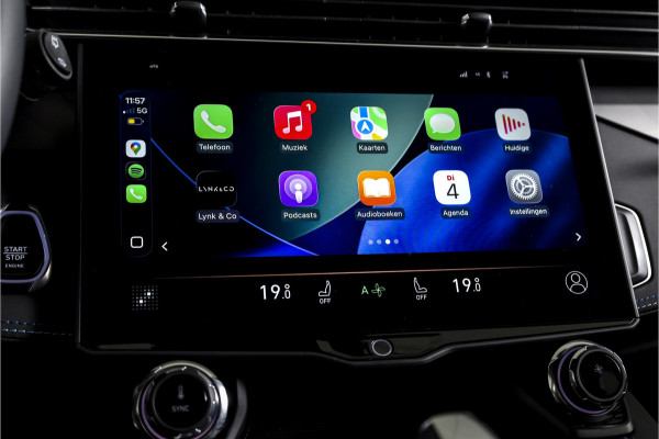 Lynk & Co 01 1.5 PHEV 261PK MY23 | Donkere hemel | 360 Camera | 7.4 kWh boordlader | S/K-panodak | Adapt. Cruise | Memory | Elek. klep | LM 20" | 2682
