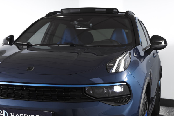 Lynk & Co 01 1.5 PHEV 261PK MY23 | Donkere hemel | 360 Camera | 7.4 kWh boordlader | S/K-panodak | Adapt. Cruise | Memory | Elek. klep | LM 20" | 2682