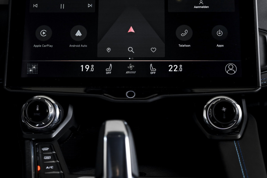 Lynk & Co 01 1.5 PHEV 261PK MY23 | Donkere hemel | 360 Camera | 7.4 kWh boordlader | S/K-panodak | Adapt. Cruise | Memory | Elek. klep | LM 20" | 9850