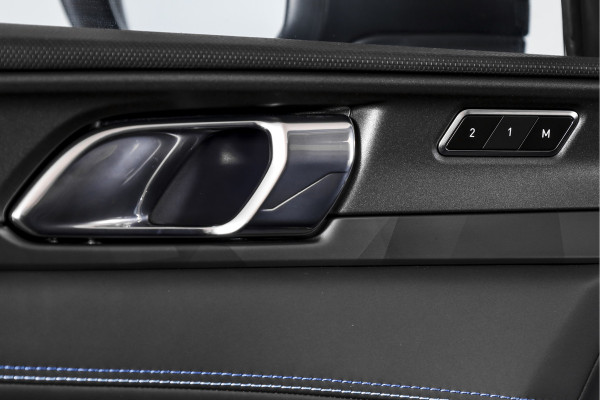 Lynk & Co 01 1.5 PHEV 261PK MY23 | Donkere hemel | 360 Camera | 7.4 kWh Boordlader | S/K-panodak | Adapt. Cruise | Memory | Elek. klep | LM 20" | 4164