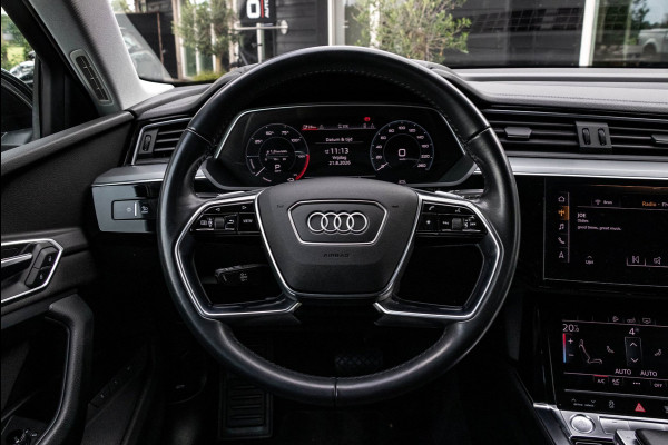 Audi e-tron E-tron 50 quattro Launch edition 71 kWh Soh 84% I Trekhaak I Climate I Cruise I Stoelgeheugen I Luchtvering