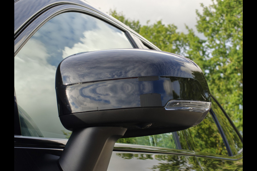 Volvo XC60 T6 AWD 350PK Plug-in hybrid Plus Black Edition | BLIS | H&K | 360 Camera | Pano | Luchtvering | Keyless |