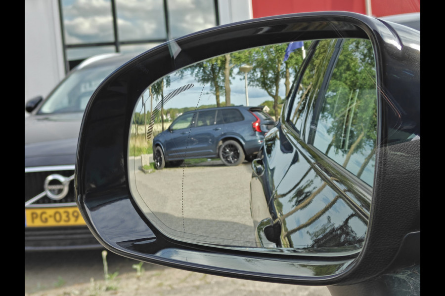 Volvo XC60 T6 AWD 350PK Plug-in hybrid Plus Black Edition | BLIS | H&K | 360 Camera | Pano | Luchtvering | Keyless |