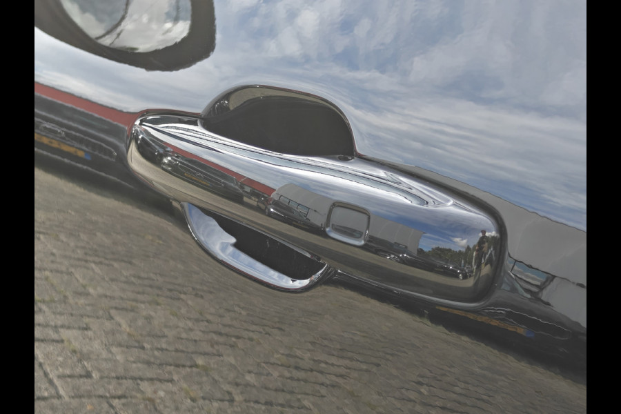 Volvo XC60 T6 AWD 350PK Plug-in hybrid Plus Black Edition | BLIS | H&K | 360 Camera | Pano | Luchtvering | Keyless |