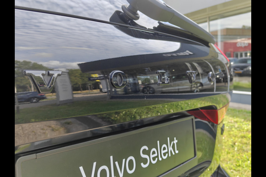 Volvo XC60 T6 AWD 350PK Plug-in hybrid Plus Black Edition | BLIS | H&K | 360 Camera | Pano | Luchtvering | Keyless |