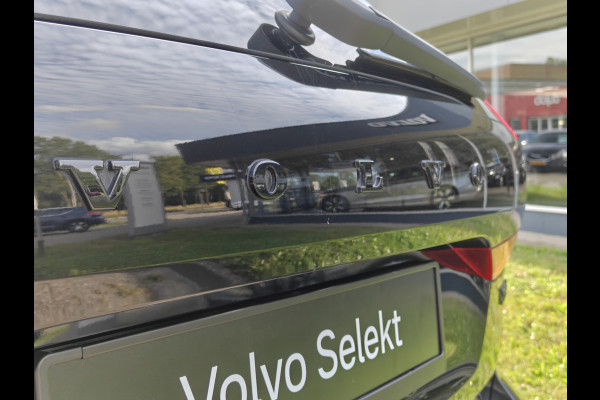 Volvo XC60 T6 AWD 350PK Plug-in hybrid Plus Black Edition | BLIS | H&K | 360 Camera | Pano | Luchtvering | Keyless |