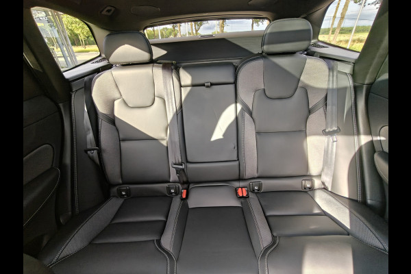 Volvo XC60 T6 AWD 350PK Plug-in hybrid Plus Black Edition | BLIS | H&K | 360 Camera | Pano | Luchtvering | Keyless |