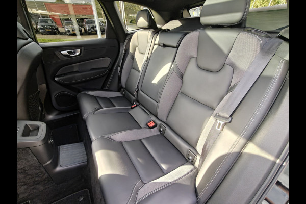 Volvo XC60 T6 AWD 350PK Plug-in hybrid Plus Black Edition | BLIS | H&K | 360 Camera | Pano | Luchtvering | Keyless |