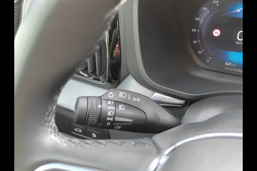 Volvo XC60 T6 AWD 350PK Plug-in hybrid Plus Black Edition | BLIS | H&K | 360 Camera | Pano | Luchtvering | Keyless |