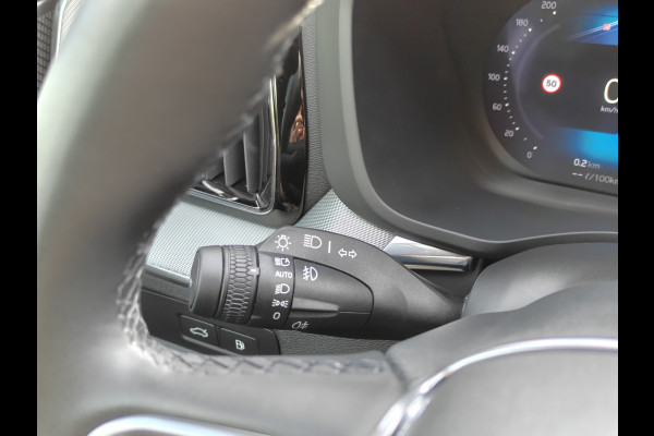 Volvo XC60 T6 AWD 350PK Plug-in hybrid Plus Black Edition | BLIS | H&K | 360 Camera | Pano | Luchtvering | Keyless |