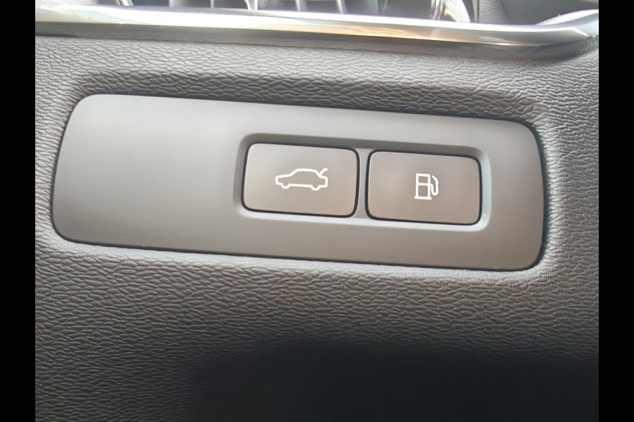 Volvo XC60 T6 AWD 350PK Plug-in hybrid Plus Black Edition | BLIS | H&K | 360 Camera | Pano | Luchtvering | Keyless |