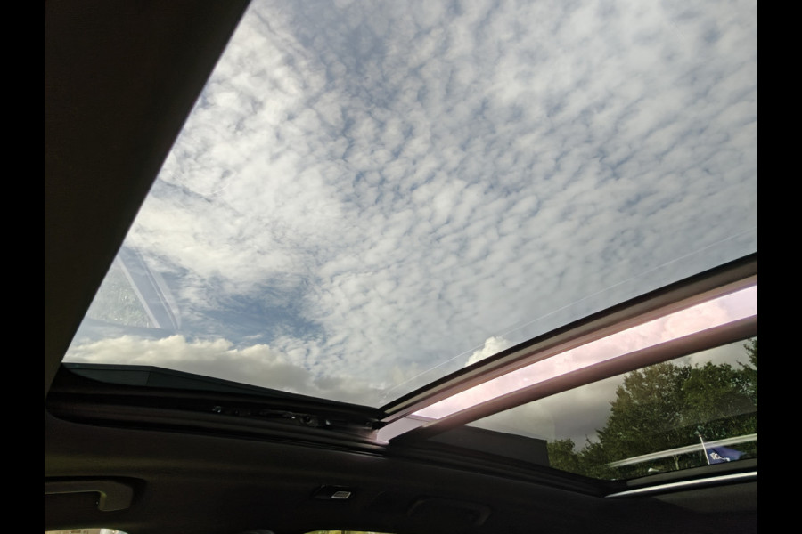 Volvo XC60 T6 AWD 350PK Plug-in hybrid Plus Black Edition | BLIS | H&K | 360 Camera | Pano | Luchtvering | Keyless |