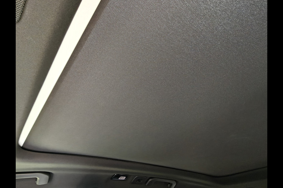 Volvo XC60 T6 AWD 350PK Plug-in hybrid Plus Black Edition | BLIS | H&K | 360 Camera | Pano | Luchtvering | Keyless |