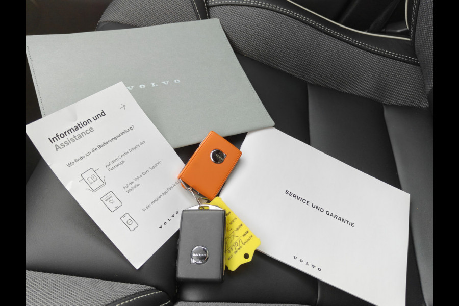 Volvo XC60 T6 AWD 350PK Plug-in hybrid Plus Black Edition | BLIS | H&K | 360 Camera | Pano | Luchtvering | Keyless |