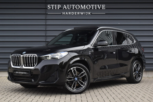 BMW X1 xDrive30e M Sport | Pano | Trekhaak | Harman/Kardon | Massage | ACC | Head-Up | Memory seat | Sfeerverlichting |
