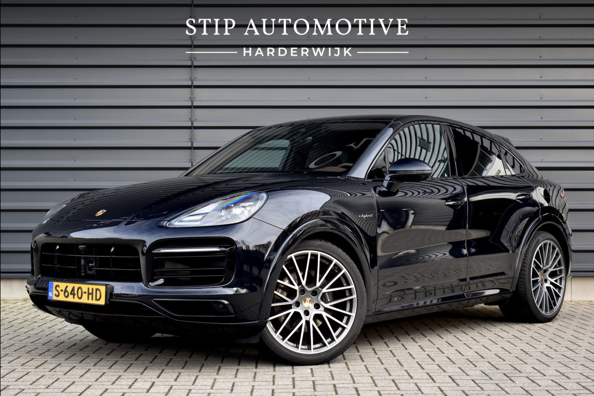 Porsche Cayenne Coupé 3.0 E-Hybrid Platinum Edition SportDesign | Pano | ACC | Trekhaak | 22'' Wielen | Bose | Achterasbesturing | Stoelventilatie | Sportuitlaat |