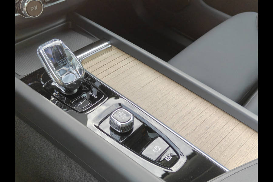 Volvo XC60 T6 AWD 350PK Plug-in Hybrid Plus Bright | BLIS | Keyless | ACC | PDC V+A | 360 Camera | H&K | Pano |