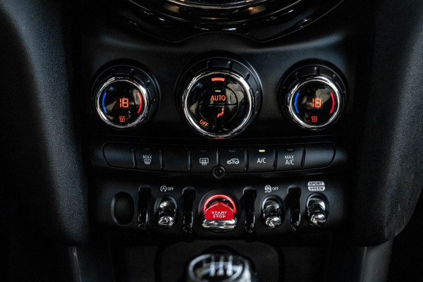 MINI 3-deurs 1.5 One Chili NL Auto I Dealeronderhouden I NAP I Sportstoelen I Parkeersensoren I Keyless I Led I Half Leder