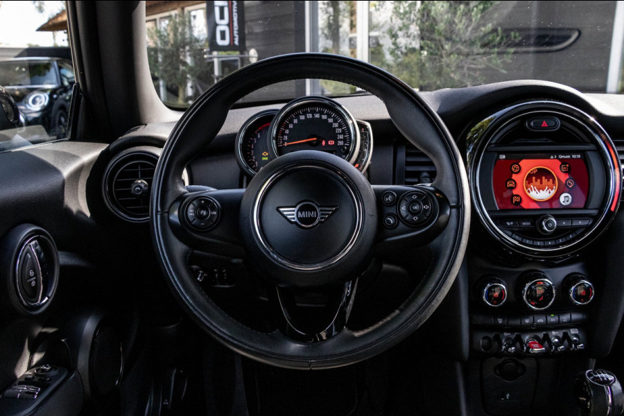 MINI 3-deurs 1.5 One Chili NL Auto I Dealeronderhouden I NAP I Sportstoelen I Parkeersensoren I Keyless I Led I Half Leder