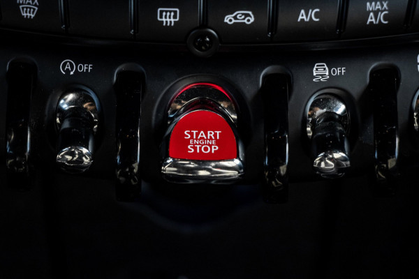 MINI 3-deurs 1.5 One Chili NL Auto I Dealeronderhouden I NAP I Sportstoelen I Parkeersensoren I Keyless I Led I Half Leder