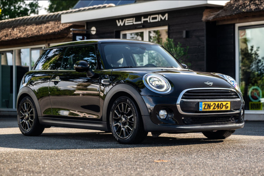 MINI 3-deurs 1.5 One Chili NL Auto I Dealeronderhouden I NAP I Sportstoelen I Parkeersensoren I Keyless I Led I Half Leder