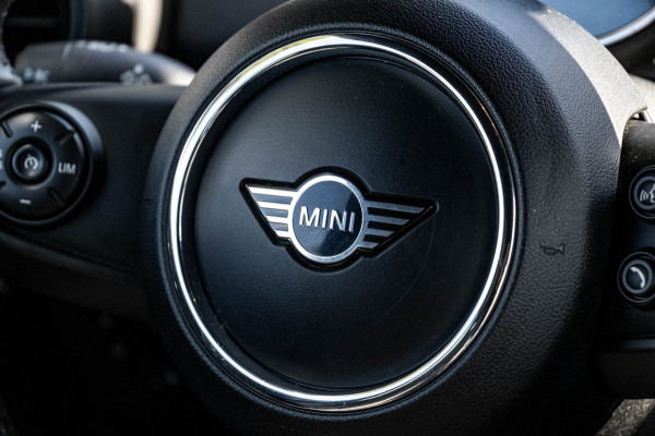 MINI 3-deurs 1.5 One Chili NL Auto I Dealeronderhouden I NAP I Sportstoelen I Parkeersensoren I Keyless I Led I Half Leder