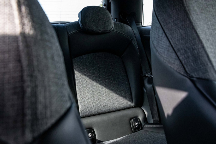MINI 3-deurs 1.5 One Chili NL Auto I Dealeronderhouden I NAP I Sportstoelen I Parkeersensoren I Keyless I Led I Half Leder