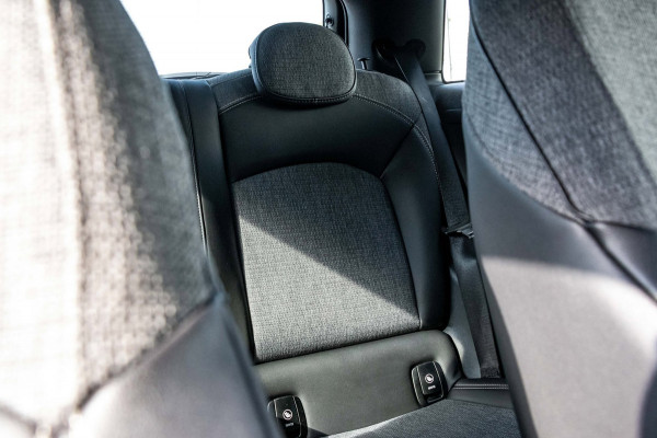 MINI 3-deurs 1.5 One Chili NL Auto I Dealeronderhouden I NAP I Sportstoelen I Parkeersensoren I Keyless I Led I Half Leder