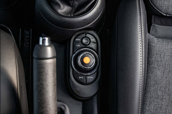 MINI 3-deurs 1.5 One Chili NL Auto I Dealeronderhouden I NAP I Sportstoelen I Parkeersensoren I Keyless I Led I Half Leder