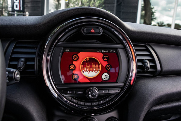 MINI 3-deurs 1.5 One Chili NL Auto I Dealeronderhouden I NAP I Sportstoelen I Parkeersensoren I Keyless I Led I Half Leder