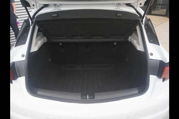 Opel Astra 1.4 Turbo Innovation | Carplay | Afn. Trekhaak | 1.450kg trekgewicht