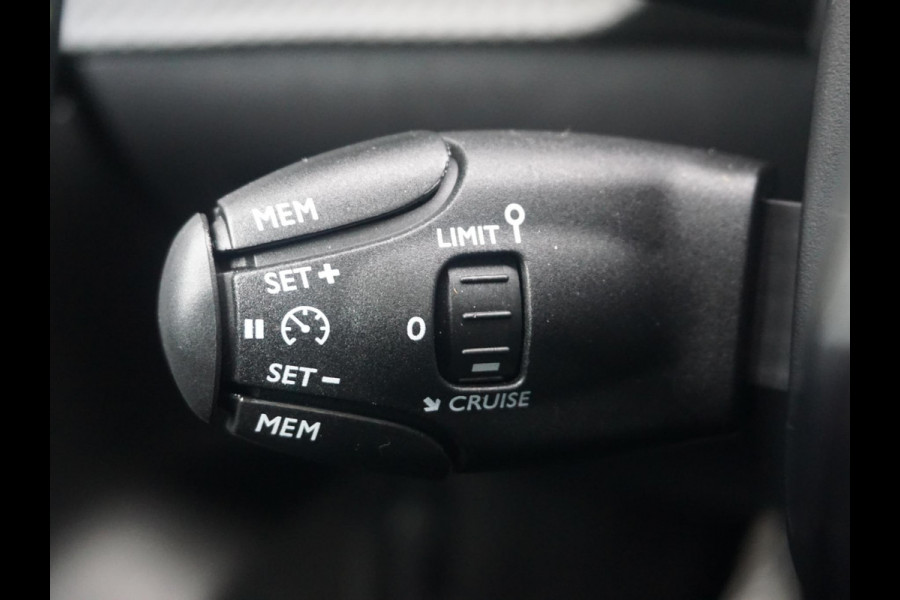 Peugeot 208 1.2 Turbo 100 GT | 360 camera | Panoramadak | Carplay |