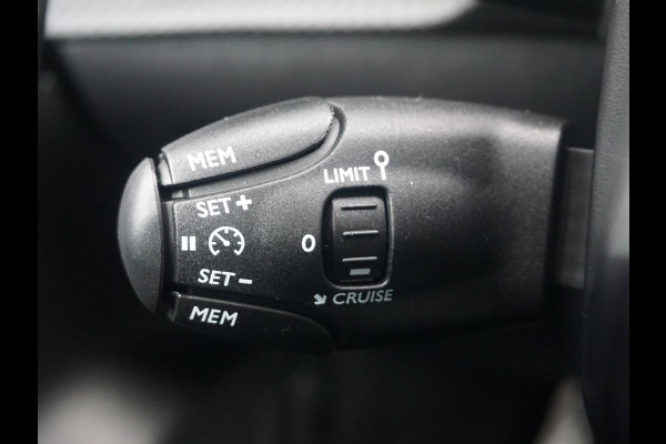 Peugeot 208 1.2 Turbo 100 GT | 360 camera | Panoramadak | Carplay |