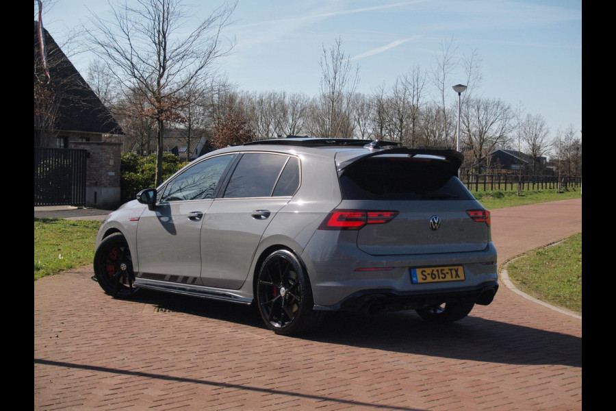 Volkswagen Golf 2.0 TSI GTI Clubsport | 300PK | Panoramadak | Camera | Sfeerverlichting | Milltek uitlaat | Maxton Bodykit |