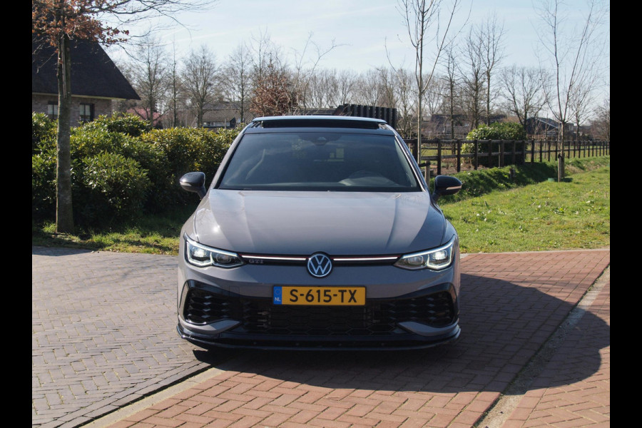 Volkswagen Golf 2.0 TSI GTI Clubsport | 300PK | Panoramadak | Camera | Sfeerverlichting | Milltek uitlaat | Maxton Bodykit |