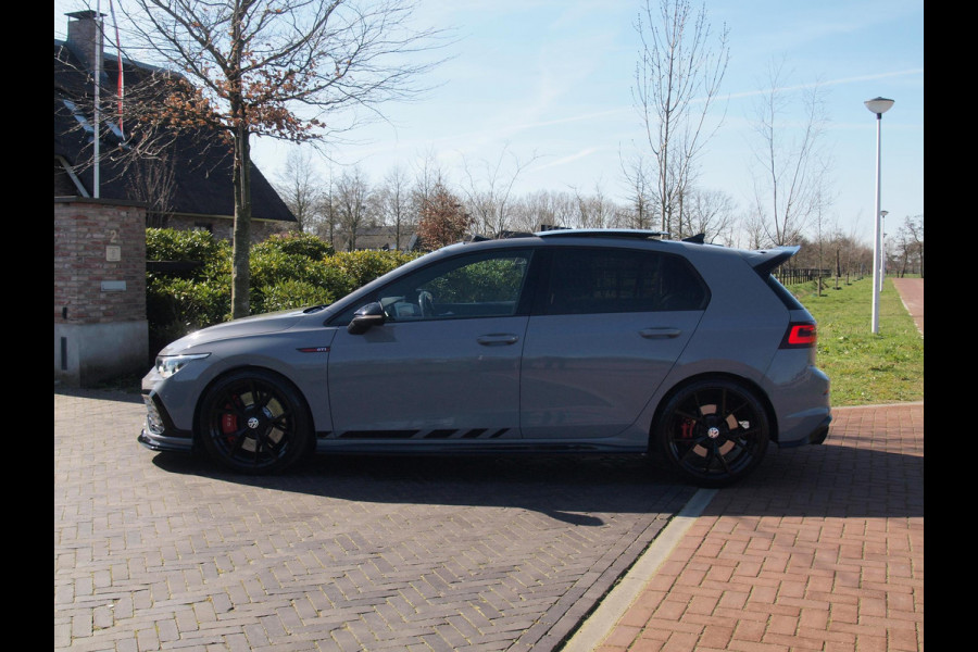 Volkswagen Golf 2.0 TSI GTI Clubsport | 300PK | Panoramadak | Camera | Sfeerverlichting | Milltek uitlaat | Maxton Bodykit |