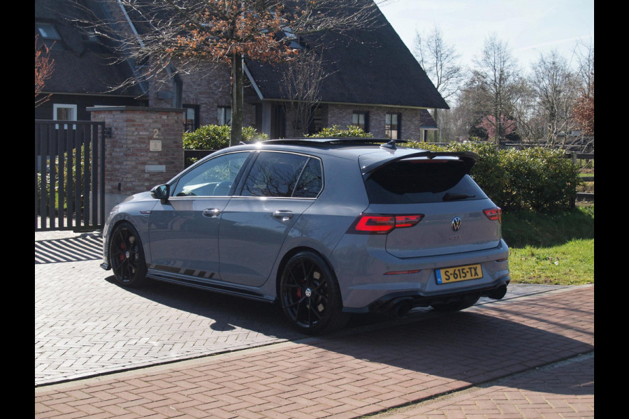 Volkswagen Golf 2.0 TSI GTI Clubsport | 300PK | Panoramadak | Camera | Sfeerverlichting | Milltek uitlaat | Maxton Bodykit |