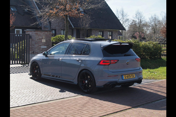 Volkswagen Golf 2.0 TSI GTI Clubsport | 300PK | Panoramadak | Camera | Sfeerverlichting | Milltek uitlaat | Maxton Bodykit |