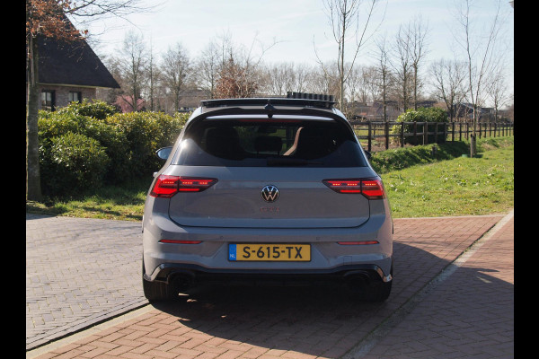 Volkswagen Golf 2.0 TSI GTI Clubsport | 300PK | Panoramadak | Camera | Sfeerverlichting | Milltek uitlaat | Maxton Bodykit |