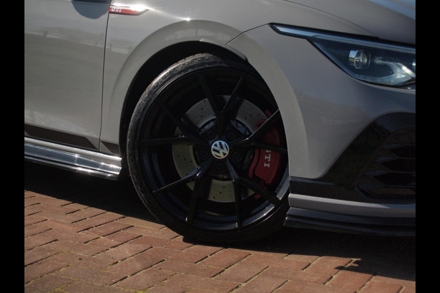 Volkswagen Golf 2.0 TSI GTI Clubsport | 300PK | Panoramadak | Camera | Sfeerverlichting | Milltek uitlaat | Maxton Bodykit |