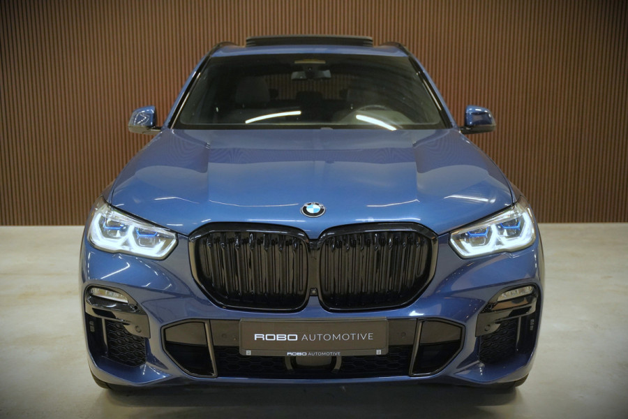 BMW X5 xDrive45e High Executive | Panoramadak | Harman Kardon | Luchtvering | Laser | Adaptive Cruise Control | Keyless | 360 Camera | Head-Up Display | Ambiance Verlichting | M Sport remmen | Memory Seats | Stoelverwarming