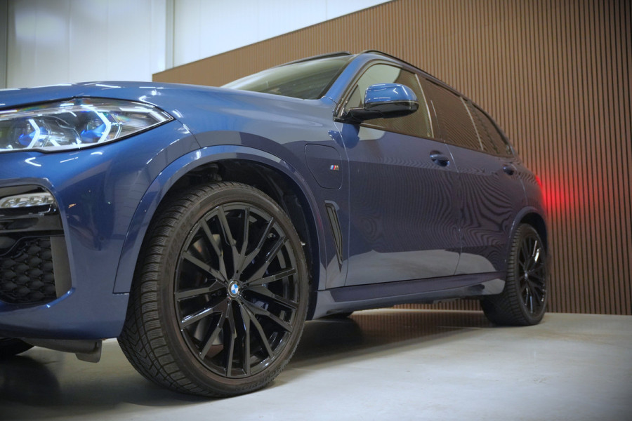 BMW X5 xDrive45e High Executive | Panoramadak | Harman Kardon | Luchtvering | Laser | Adaptive Cruise Control | Keyless | 360 Camera | Head-Up Display | Ambiance Verlichting | M Sport remmen | Memory Seats | Stoelverwarming