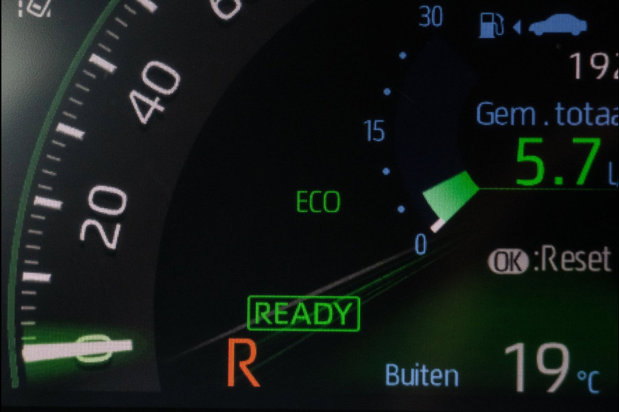 Toyota RAV4 2.5 Hybrid Style I Camera I JBL I Half Leder I Adaptive Cruise I Stoelverwarming I CarPlay I Keyless